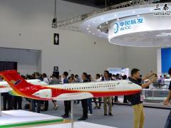 中国三大航空公司接收首架国产ARJ21客机，外国网民热议