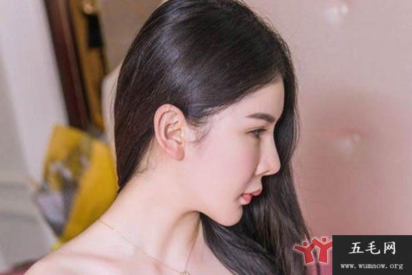 李丽莎世界足球杯 54p里面有她的辣眼照片