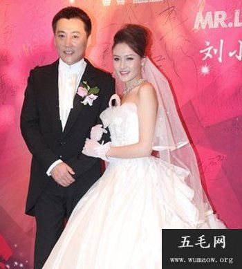 刘小锋居文沛离婚怎么回事 刘小峰现任老婆是谁