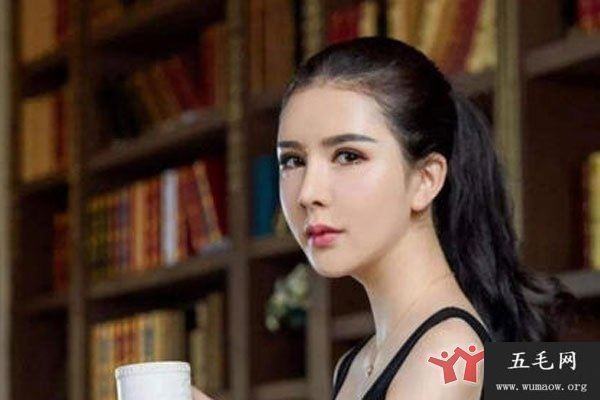 李丽莎世界足球杯 54p里面有她的辣眼照片